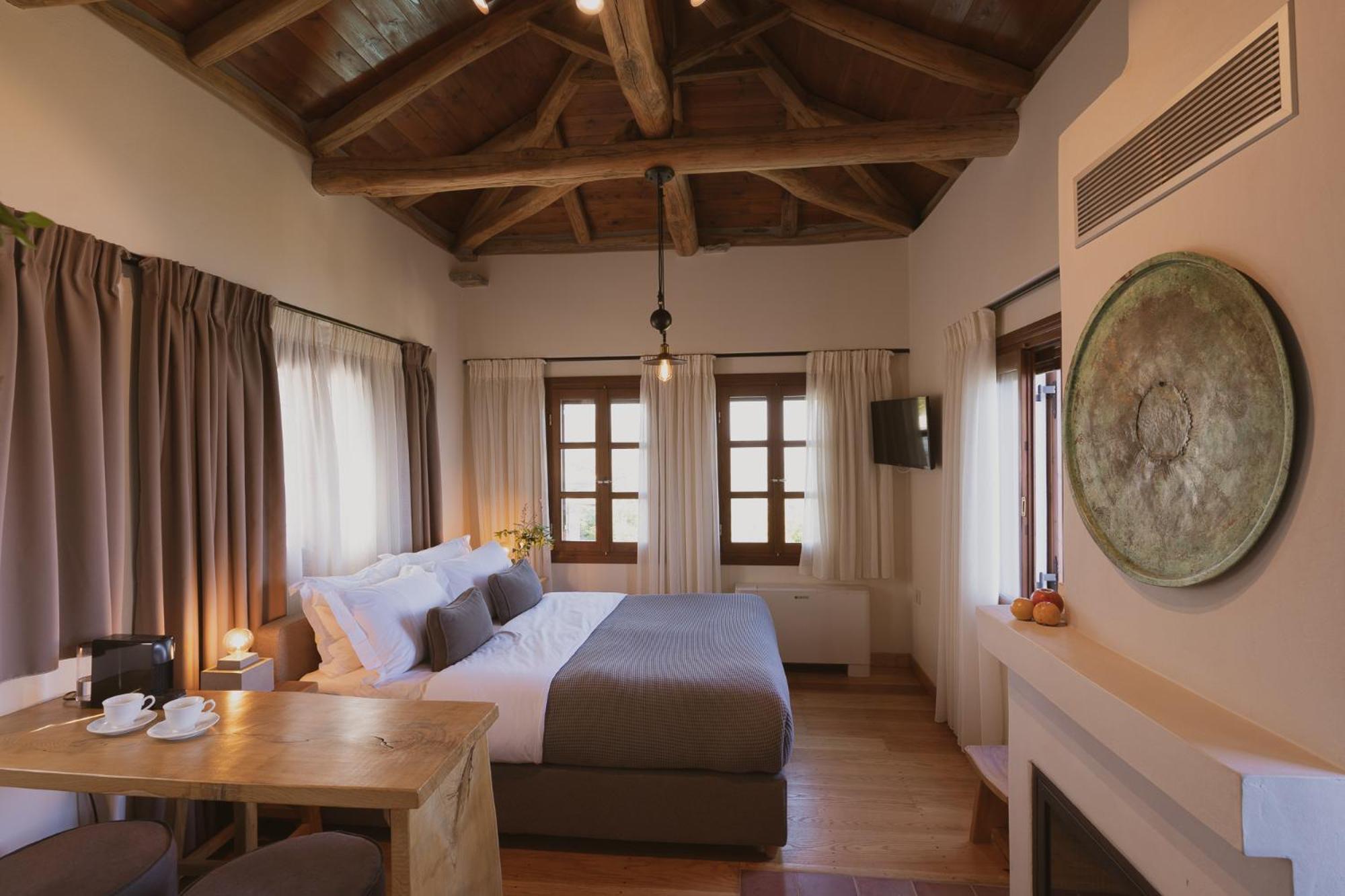 Adama Hotel Mouresi Bagian luar foto