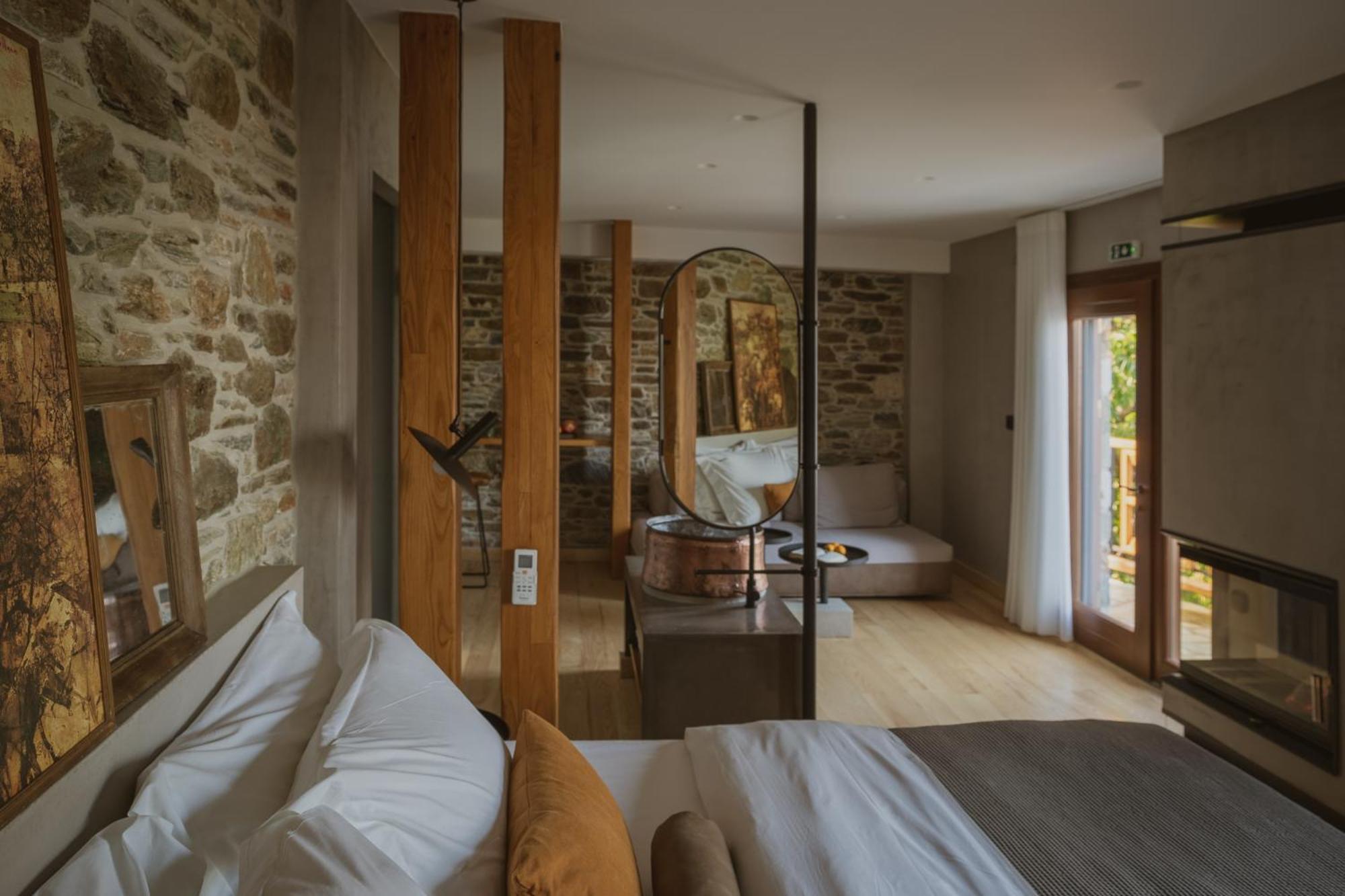 Adama Hotel Mouresi Bagian luar foto