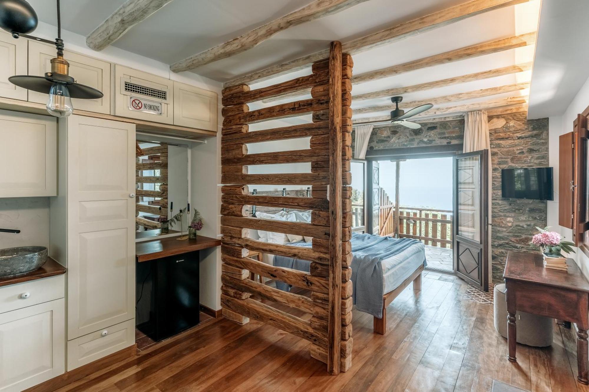 Adama Hotel Mouresi Bagian luar foto