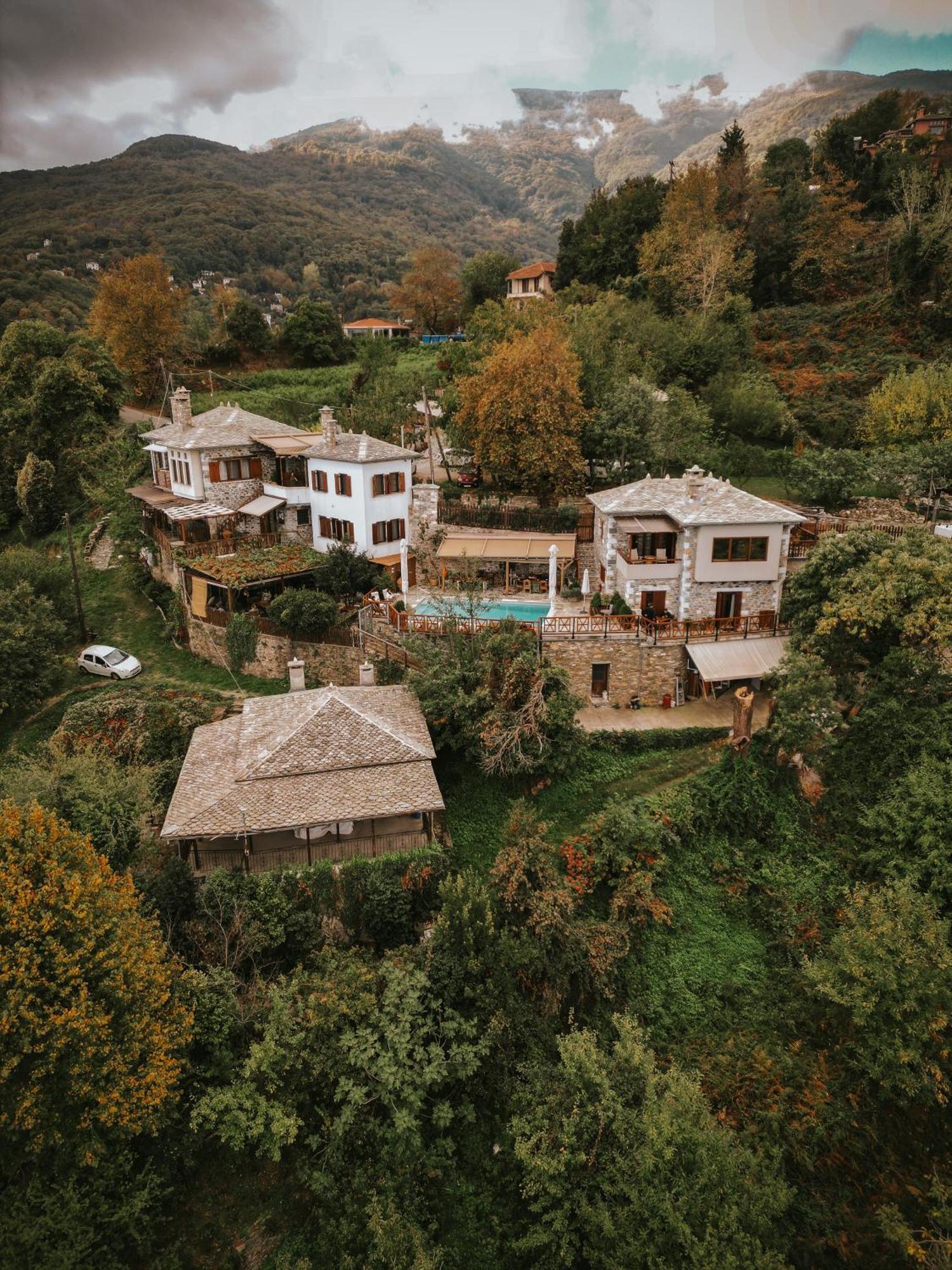 Adama Hotel Mouresi Bagian luar foto
